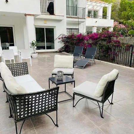 Senorio De Gonzaga- Cozy Patio With Own Access To Pool