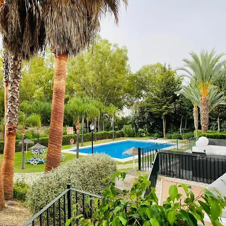Senorio De Gonzaga- Cozy Patio With Own Access To Pool Appartement